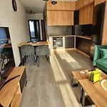 דירה Centre Airport Boutique Designer Bath, 3-4 Days Offer, Kitchen, Balkony, Aircon