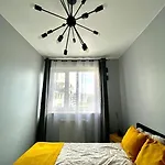 דירה Centre Airport Boutique Designer Bath, 3-4 Days Offer, Kitchen, Balkony, Aircon ורשה