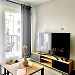 דירה Centre Airport Boutique Designer Bath, 3-4 Days Offer, Kitchen, Balkony, Aircon *