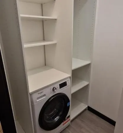 Apartment Centre Airport Boutique Designer Bath, 3-4 Days Offer, Kitchen, Balkony, Aircon Warsaw