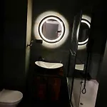 Centre Airport Boutique Designer Bath, 3-4 Days Offer, Kitchen, Balkony, Aircon