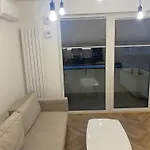 Centre Airport Boutique Designer Bath, 3-4 Days Offer, Kitchen, Balkony, Aircon
