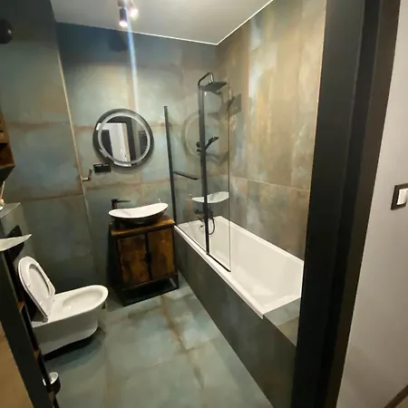 Apartamento Centre Airport Boutique Designer Bath, 3-4 Days Offer, Kitchen, Balkony, Aircon