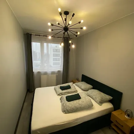 Centre Airport Boutique Designer Bath, 3-4 Days Offer, Kitchen, Balkony, Aircon * 바르샤바