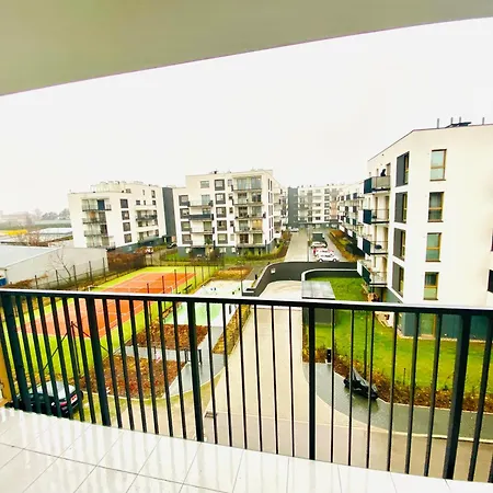 Centre Airport Boutique Designer Bath, 3-4 Days Offer, Kitchen, Balkony, Aircon Apartmán