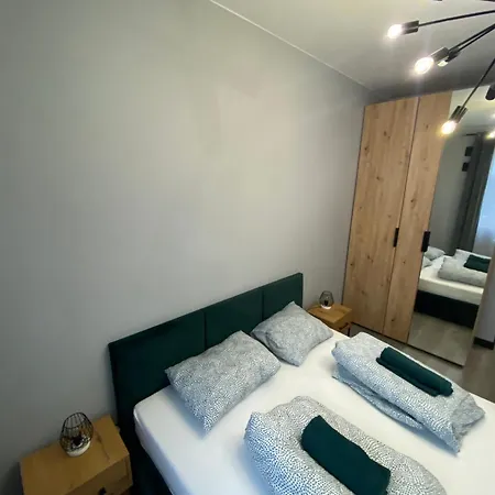 Centre Airport Boutique Designer Bath, 3-4 Days Offer, Kitchen, Balkony, Aircon * Warszawa