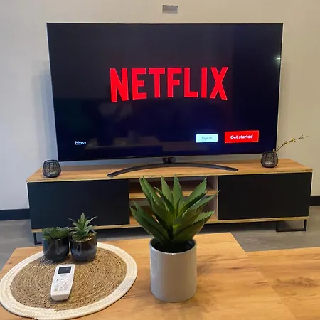 Centre Airport Boutique Designer Bath, 3-4 Days Offer, Kitchen, Balkony, Aircon 아파트 *