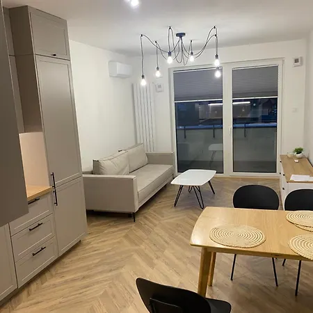 Apartament Centre Airport Boutique Designer Bath, 3-4 Days Offer, Kitchen, Balkony, Aircon