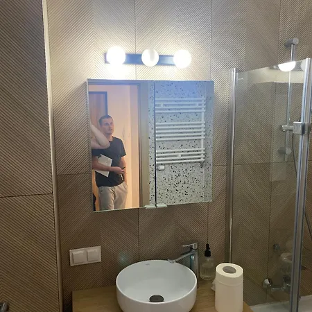 Apartmán Centre Airport Boutique Designer Bath, 3-4 Days Offer, Kitchen, Balkony, Aircon Varšava