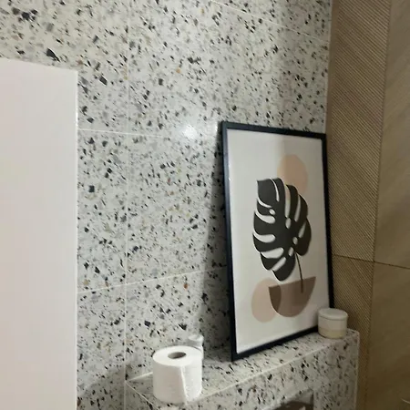 Centre Airport Boutique Designer Bath, 3-4 Days Offer, Kitchen, Balkony, Aircon * 바르샤바