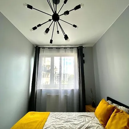 Apartmán Centre Airport Boutique Designer Bath, 3-4 Days Offer, Kitchen, Balkony, Aircon Varšava