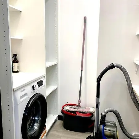 Centre Airport Boutique Designer Bath, 3-4 Days Offer, Kitchen, Balkony, Aircon Apartamento *