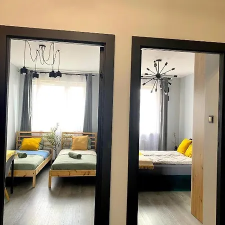 Centre Airport Boutique Designer Bath, 3-4 Days Offer, Kitchen, Balkony, Aircon *