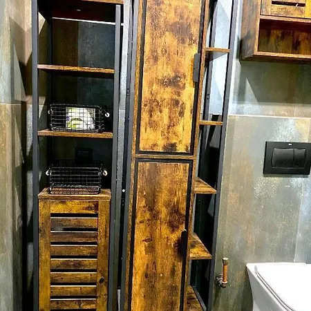 Centre Airport Boutique Designer Bath, 3-4 Days Offer, Kitchen, Balkony, Aircon