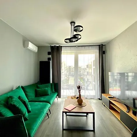 Apartamento Centre Airport Boutique Designer Bath, 3-4 Days Offer, Kitchen, Balkony, Aircon Varsóvia