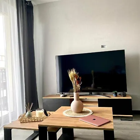 Centre Airport Boutique Designer Bath, 3-4 Days Offer, Kitchen, Balkony, Aircon Apartmán Varšava