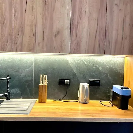 Centre Airport Boutique Designer Bath, 3-4 Days Offer, Kitchen, Balkony, Aircon Varsó