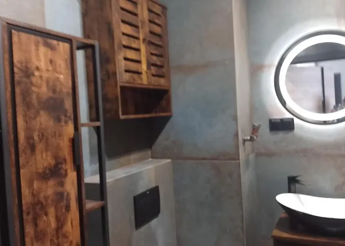 Centre Airport Boutique Designer Bath, 3-4 Days Offer, Kitchen, Balkony, Aircon Lejlighed Warszawa