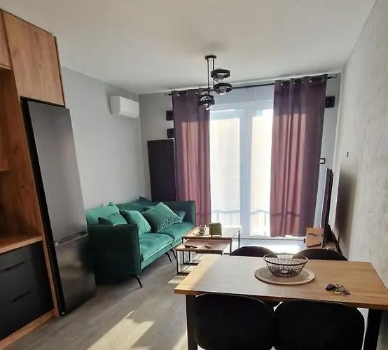 Centre Airport Boutique Designer Bath, 3-4 Days Offer, Kitchen, Balkony, Aircon Διαμέρισμα Βαρσοβία