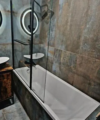 Centre Airport Boutique Designer Bath, 3-4 Days Offer, Kitchen, Balkony, Aircon * Βαρσοβία