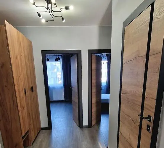 Centre Airport Boutique Designer Bath, 3-4 Days Offer, Kitchen, Balkony, Aircon Lejlighed *