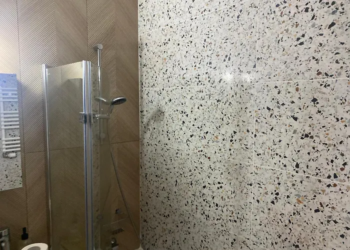 Διαμέρισμα Centre Airport Boutique Designer Bath, 3-4 Days Offer, Kitchen, Balkony, Aircon *