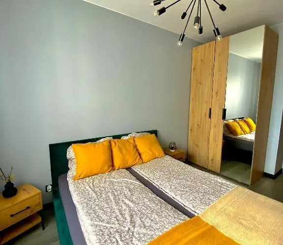 Centre Airport Boutique Designer Bath, 3-4 Days Offer, Kitchen, Balkony, Aircon Διαμέρισμα