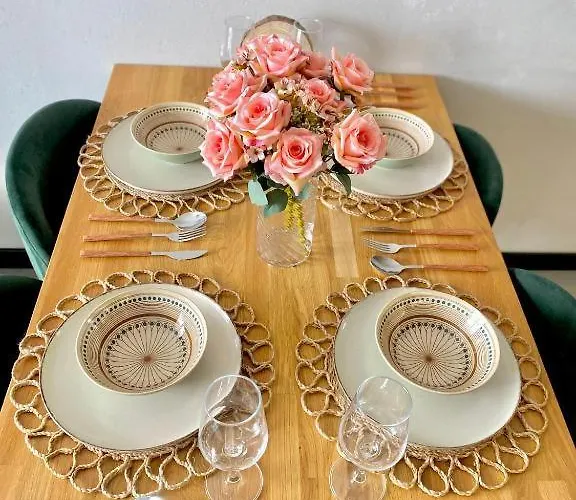 Lägenhet Centre Airport Boutique Designer Bath, 3-4 Days Offer, Kitchen, Balkony, Aircon Warszawa