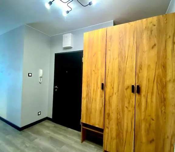 Centre Airport Boutique Designer Bath, 3-4 Days Offer, Kitchen, Balkony, Aircon Lägenhet Warszawa