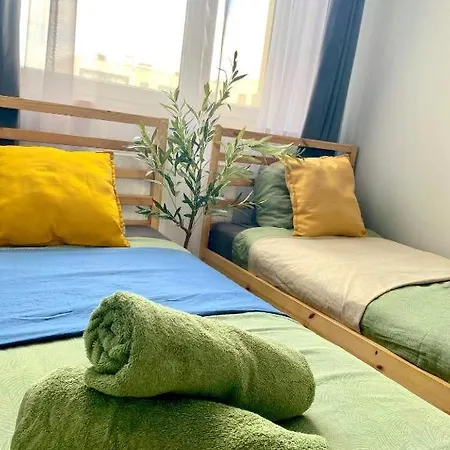 Διαμέρισμα Centre Airport Boutique Designer Bath, 3-4 Days Offer, Kitchen, Balkony, Aircon