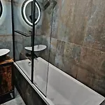 Centre Airport Boutique Designer Bath, 3-4 Days Offer, Kitchen, Balkony, Aircon * Warschau