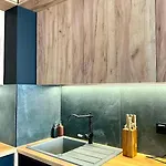 Centre Airport Boutique Designer Bath, 3-4 Days Offer, Kitchen, Balkony, Aircon Appartement Warschau