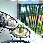 Centre Airport Boutique Designer Bath, 3-4 Days Offer, Kitchen, Balkony, Aircon *