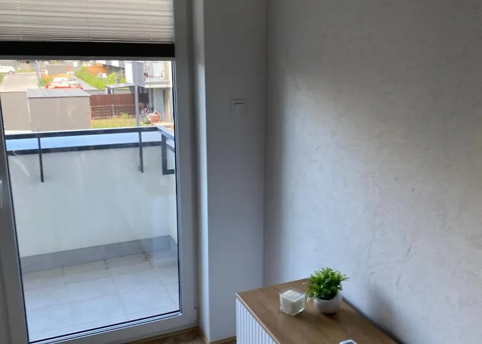 Centre Airport Boutique Designer Bath, 3-4 Days Offer, Kitchen, Balkony, Aircon *