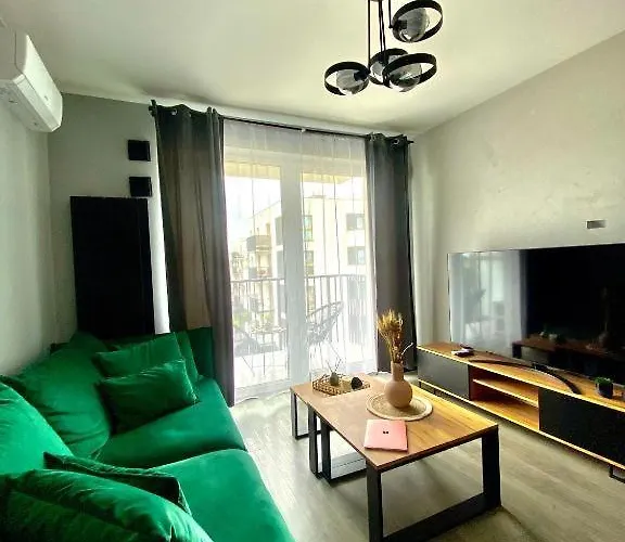 Centre Airport Boutique Designer Bath, 3-4 Days Offer, Kitchen, Balkony, Aircon *